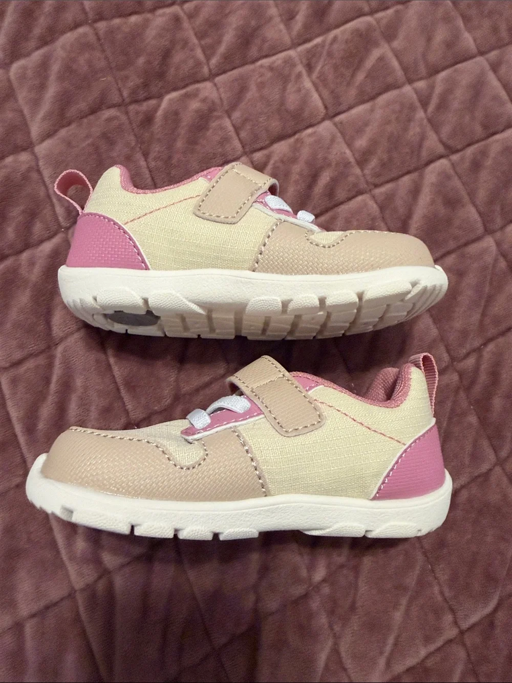 NWOT See Kai Run Toddler Sneakers in Cream and Pink Size 6